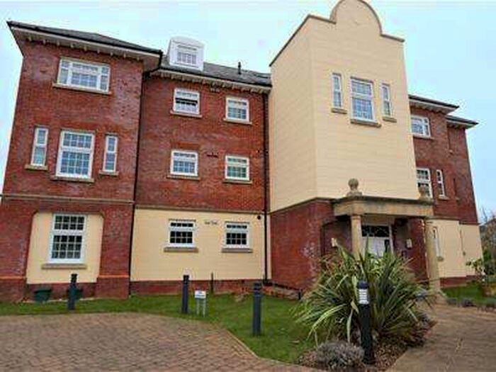 3 Bedroom Apartment To Rent In Christchurch Place, Eastbourne, BN23