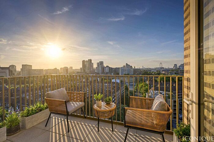 2 Bedroom Flat For Sale In Kennington Lane, London, SE11