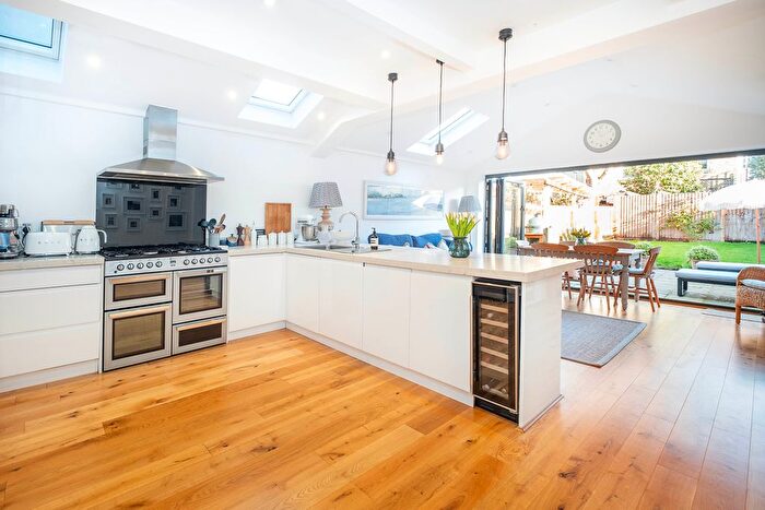 2 Bedroom Flat For Sale In Tranmere Road, London, SW18