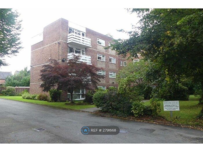 3 Bedroom Flat To Rent In Willow Court, Manchester, M14