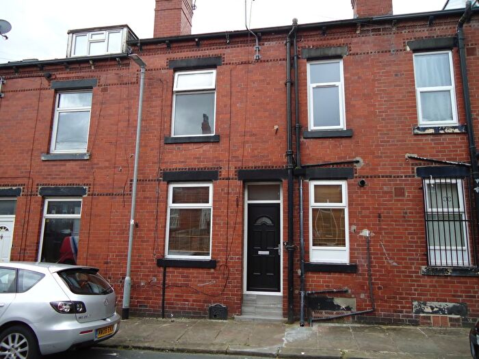 2 Bedroom Terraced House To Rent In Harlech Street, Beeston, LS11
