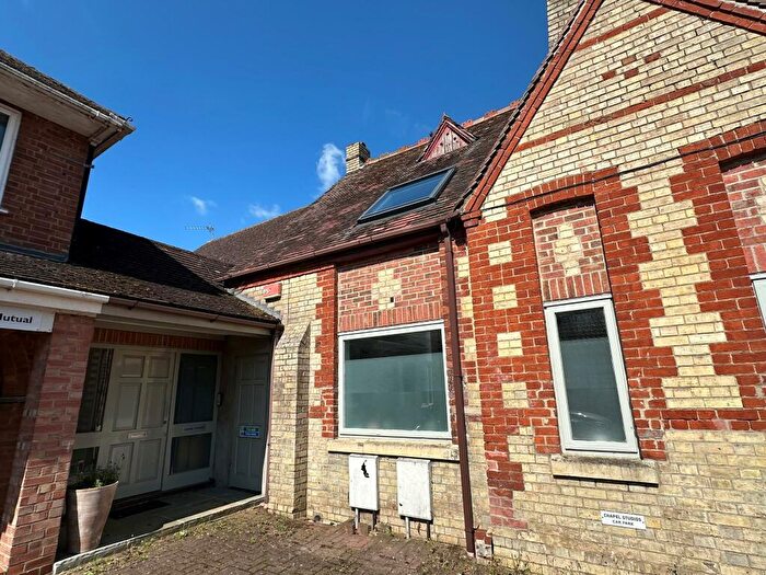3 Bedroom Semi-Detached House To Rent In Ferrars Road, Huntingdon, PE29