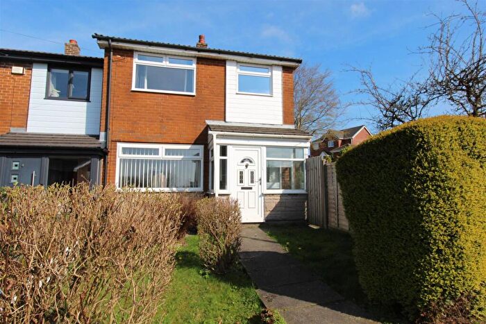 3 Bedroom Town House To Rent In Grosvenor Way, Horwich, BL6
