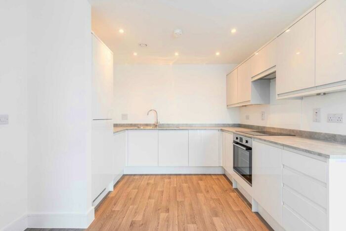 2 Bedroom Apartment To Rent In Asgard House - Perrymount Apartments, RH16