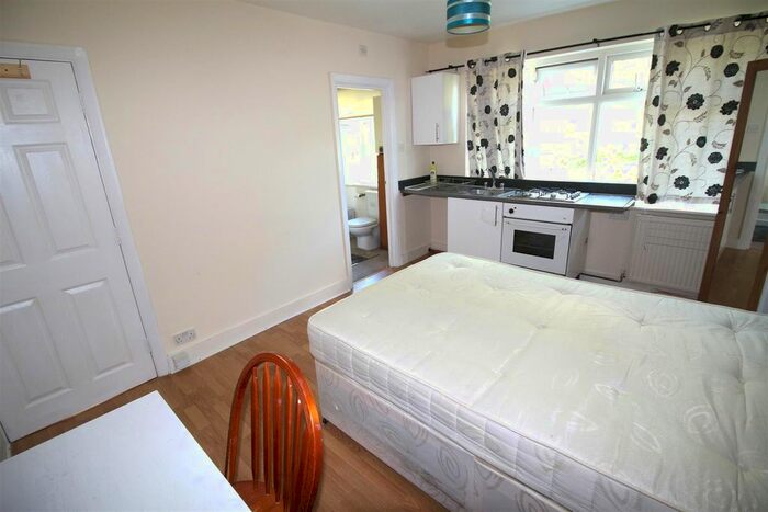 Studio To Rent In Brook Avenue, Edgware, HA8