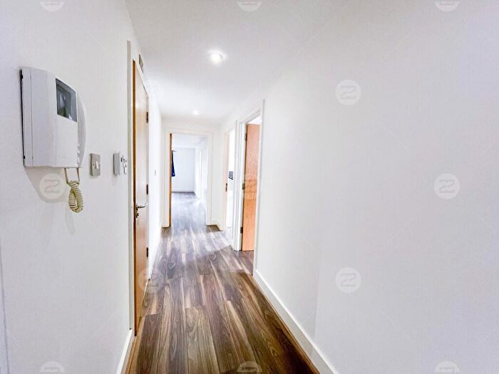 3 Bedroom Flat To Rent In Bishopsgate Street, Birmingham, B15