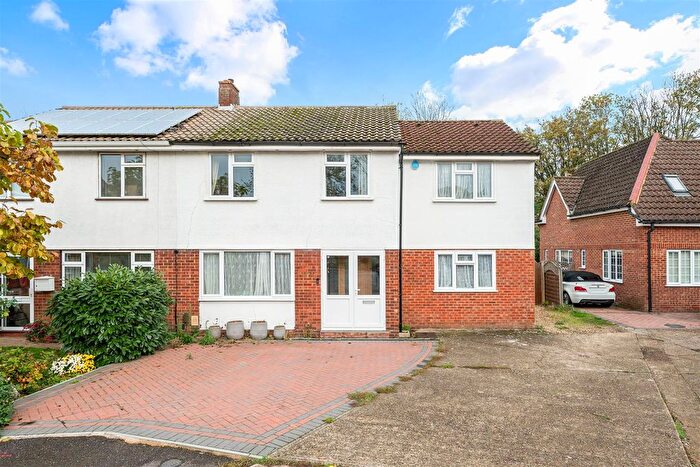 4 Bedroom Semi Detached House For Sale In Langlands Rise, Epsom, KT19