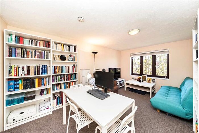 1 Bedroom Flat For Sale In Burnt Ash Hill, Lee, SE12
