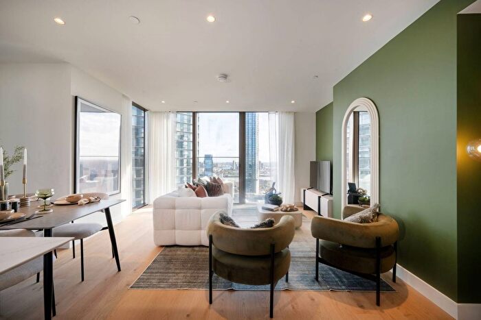 3 Bedroom Flat For Sale In South Quay Plaza, Canary Wharf, E14
