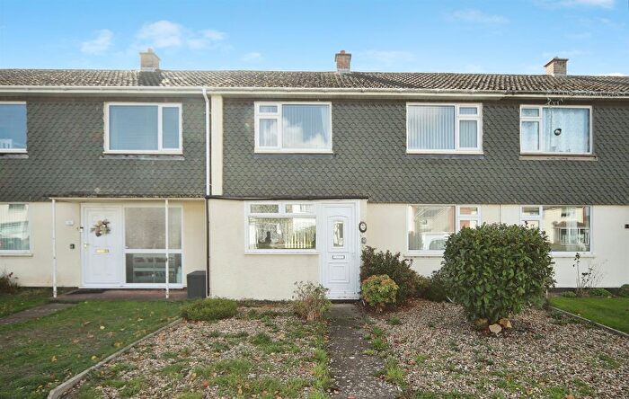 3 Bedroom Terraced House For Sale In Warwick Road, Taunton, TA2