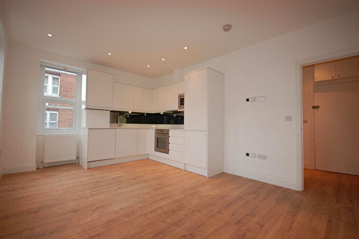 1 Bedroom Flat To Rent In Grand Parade, London, N4
