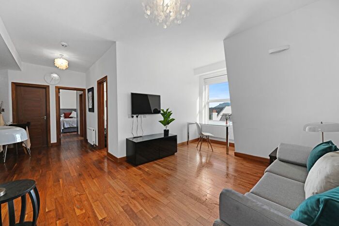 2 Bedroom Flat For Sale In Park Mansion, London, SW1X