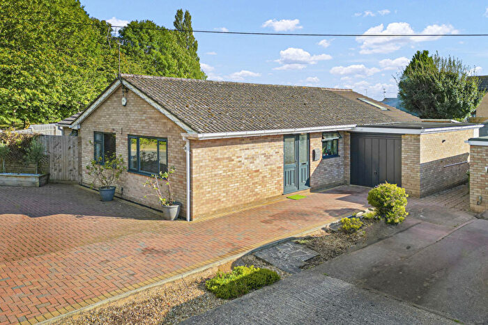 3 Bedroom Detached Bungalow For Sale In Warren Road, Stanion, NN14