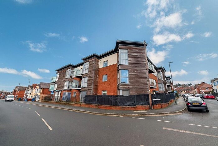 2 Bedroom Flat To Rent In Lindsay Avenue, High Wycombe, HP12