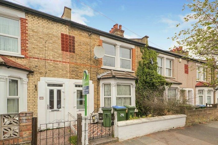 Terraced House To Rent In Federation Road, London SE2