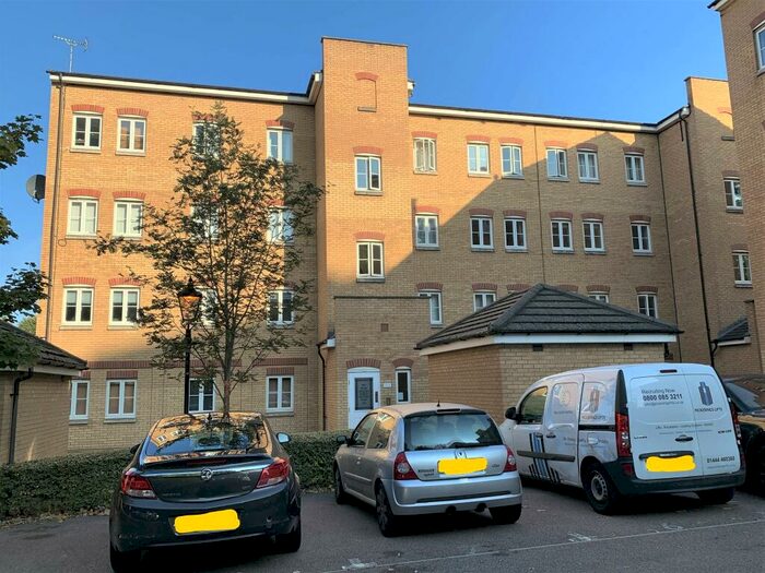 1 Bedroom Apartment To Rent In Coopers Court, RM2