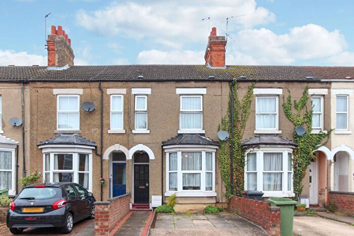 3 Bedroom Terraced House For Sale In Great Park Street, Wellingborough, NN8
