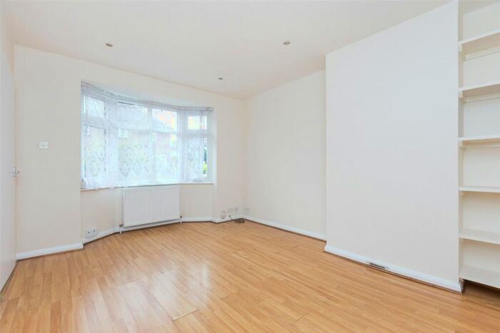 2 Bedroom Apartment To Rent In Barnard Gardens, New Malden, KT3