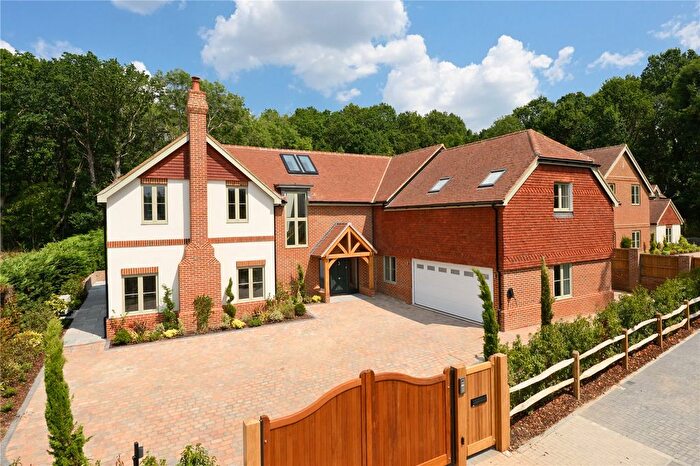 5 Bedroom Detached House For Sale In Woods End, East Horsley, KT24