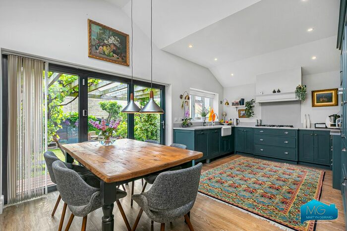 3 Bedroom Semi-Detached House To Rent In West End Lane, High Barnet, London, EN5