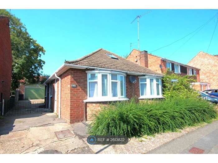 4 Bedroom Bungalow To Rent In Queen Street, Rushden, NN10
