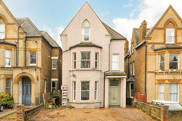 2 Bedroom Flat For Sale In Bedford Hill, Balham, SW12