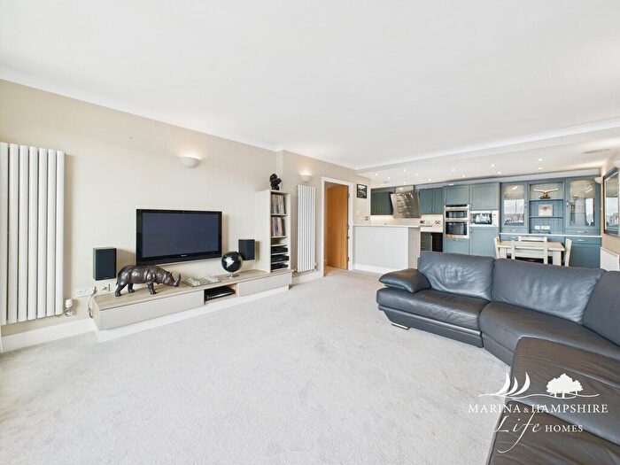 2 Bedroom Apartment For Sale In Oyster Quay, Port Way, Ports, PO6