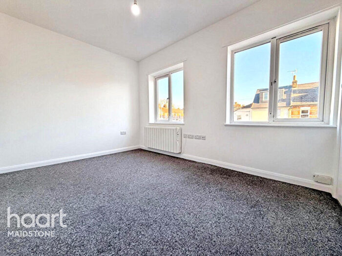 1 Bedroom Apartment To Rent In Hedley Street, Kent, ME14