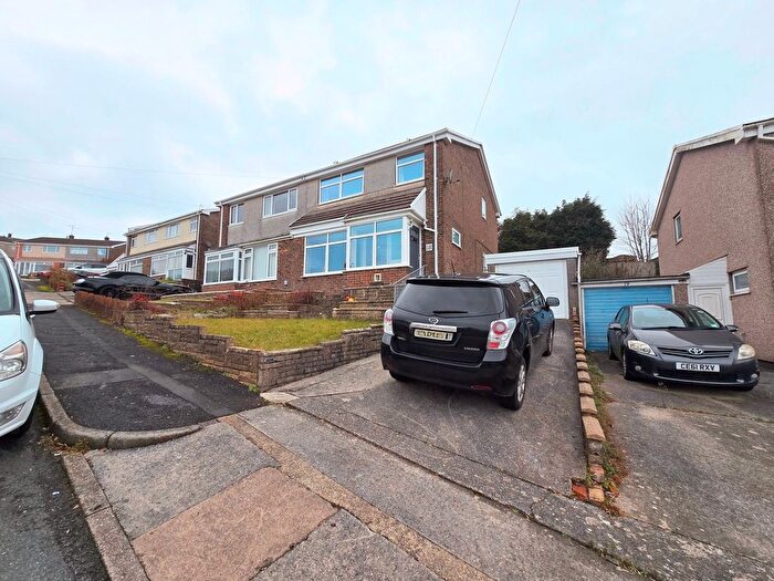 3 Bedroom Semi Detached House For Sale In Woodside Avenue, Bridgend, CF31