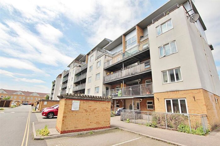 2 Bedroom Flat To Rent In Primrose Place, Isleworth, TW7