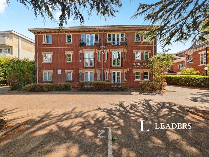 2 Bedroom Apartment For Sale In Archers Road, Southampton, Hampshire, SO15