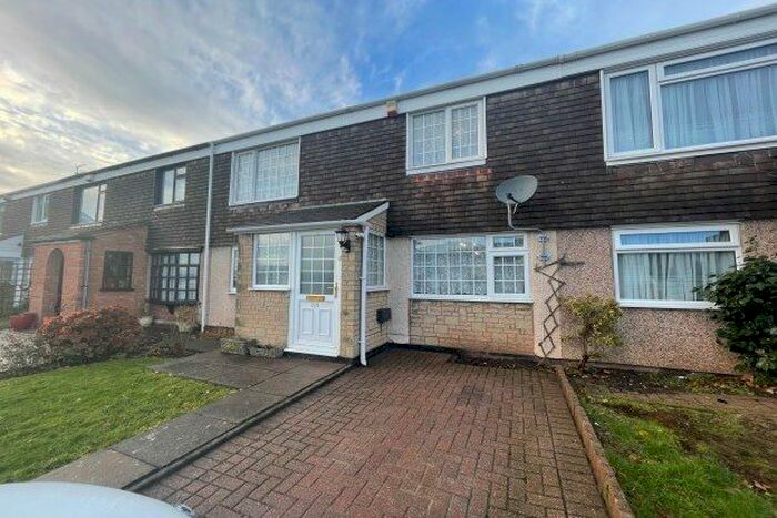 3 Bedroom Terraced House To Rent In The Roundabout, Birmingham B31