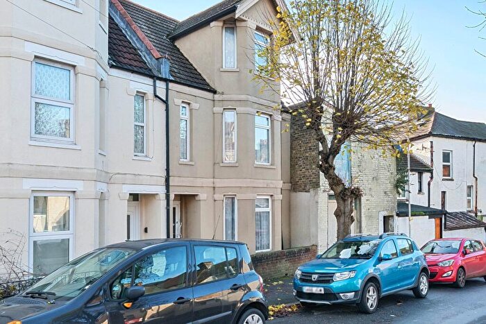 4 Bedroom Terraced House For Sale In Linden Crescent, Folkestone, CT19