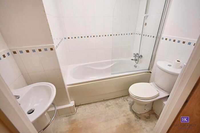 1 Bedroom Flat To Rent In The Waterfront, Manchester, M11