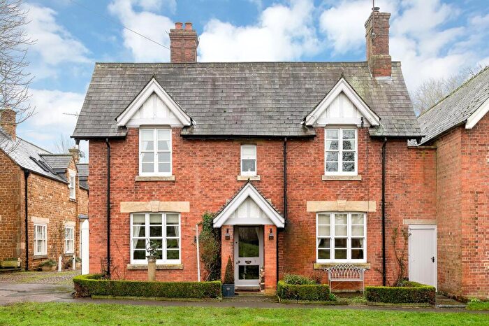 3 Bedroom Character Property For Sale In Wood Lane, Braunston, LE15