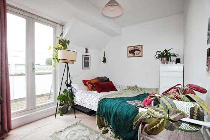 2 Bedroom Apartment To Rent In Newland Heights - St Andrews, BS7