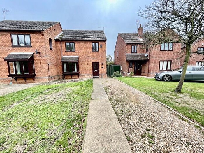 3 Bedroom Semi Detached House For Sale In Needham Drive, Sutton St James, PE12