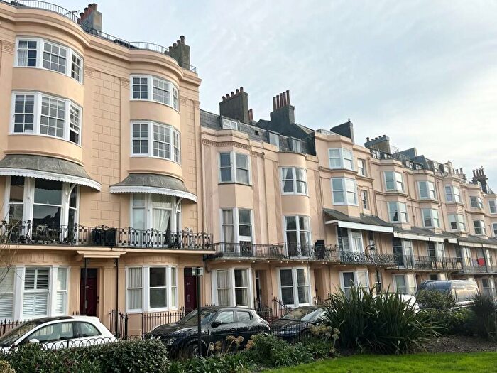1 Bedroom Flat To Rent In Bedford Square, Brighton, BN1