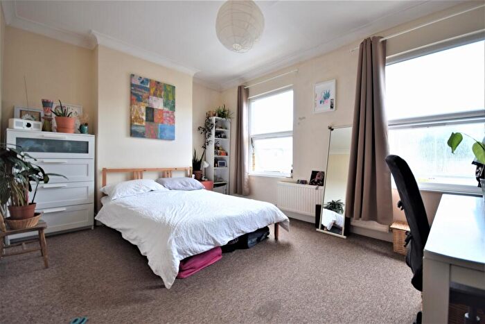 4 Bedroom House To Rent In Hollydale Road, Peckham, SE15