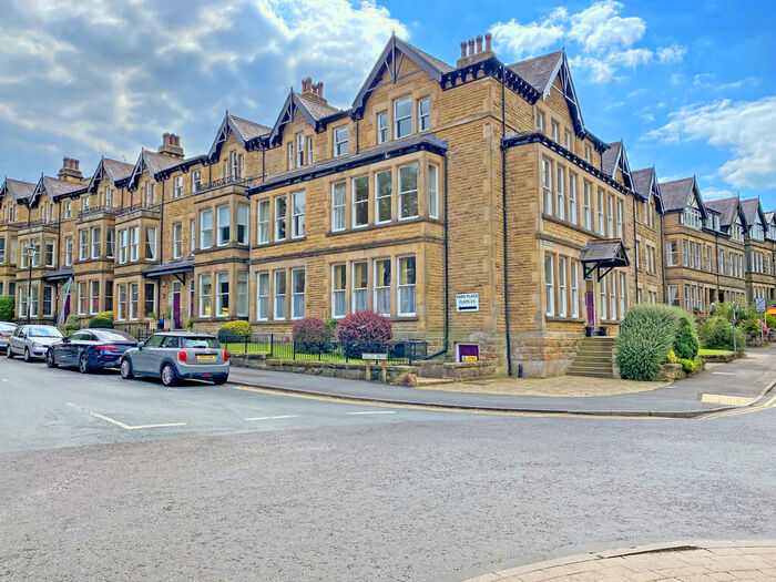 2 Bedroom Apartment To Rent In Park Place, Valley Drive, Harrogate, HG2