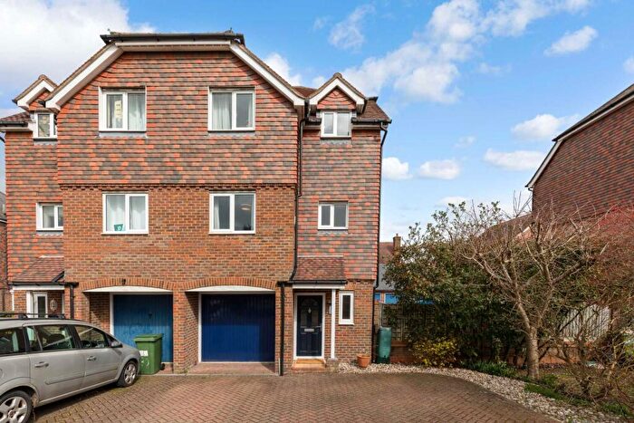 4 Bedroom Town House To Rent In Pondtail Close, Horsham, RH12