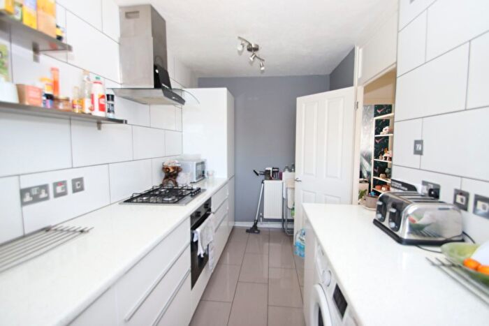 2 Bedroom Maisonette To Rent In Broad Lane, London, N15