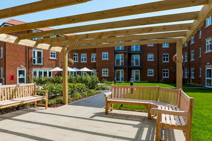 1 Bedroom Flat To Rent In Pinewood Gardens, Southborough, Tunbridge Wells, TN4