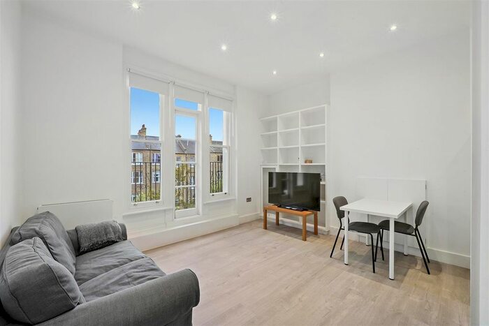 1 Bedroom Flat To Rent In Garlinge Road, London, NW2
