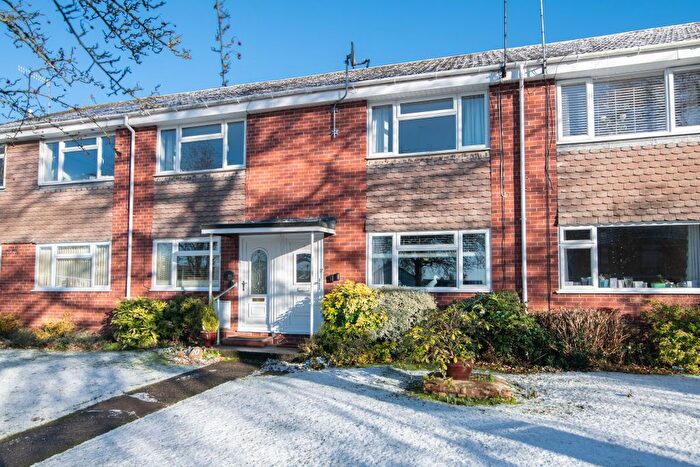 2 Bedroom Maisonette To Rent In Cottage Lane, Marlbrook, B60