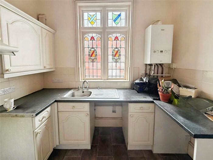 1 Bedroom Flat To Rent In London Road, Portsmouth, Hampshire, PO2