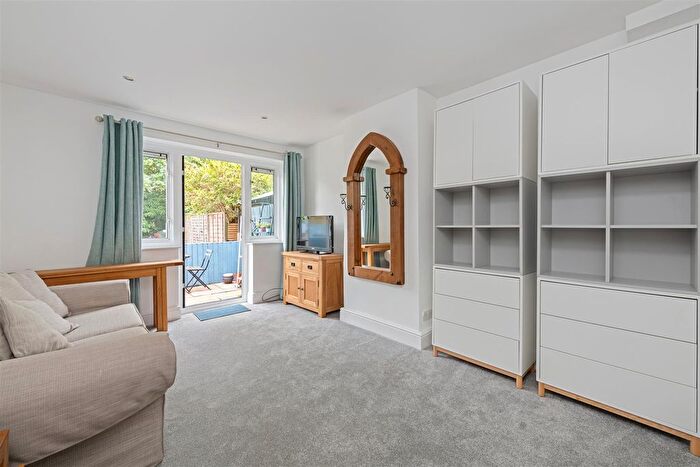 2 Bedroom Flat To Rent In Huntingfield Road, London, SW15