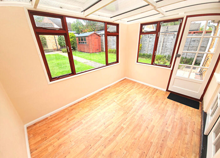 2 Bedroom Bungalow To Rent In Wokingham, RG41