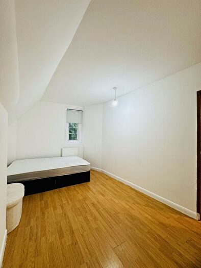 1 Bedroom Flat To Rent In London, W12