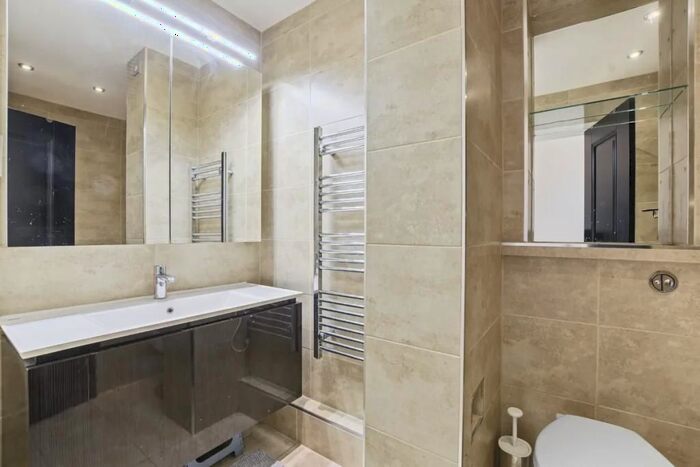 2 Bedroom Flat For Sale In Carrington House, Hertford Street, Mayfair, W1J